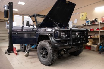 3-002-Custom-Mercedes-GWagon-MidnightBlue-077213