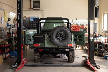 3-019-Custom-Mercedes-GWagon-IrelandMidGreen-087810
