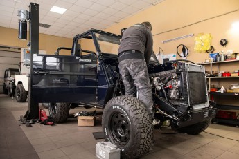 3-019-Custom-Mercedes-GWagon-MidnightBlue-077213