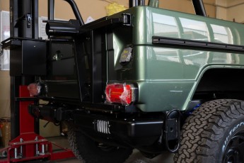3-036-Custom-Mercedes-GWagon-IrelandMidGreen-087810