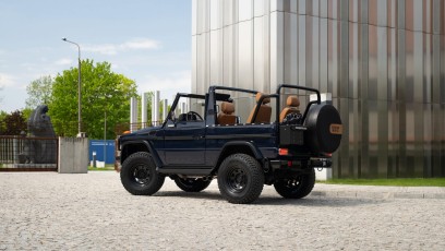 1-001-Convertible-Mercedes-250GD-MidnightBlue-080879