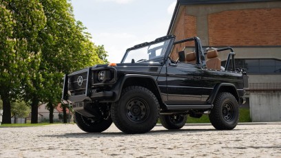 1-003-Convertible-Mercedes-250GD-MidnightBlue-080879