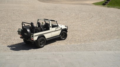 1-003-Custom-Mercedes-GWagon-White-092857