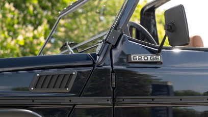 1-004-Convertible-Mercedes-250GD-MidnightBlue-080879