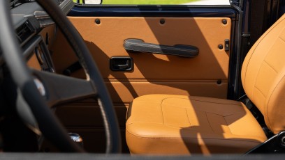 1-006-Convertible-Mercedes-250GD-MidnightBlue-080879