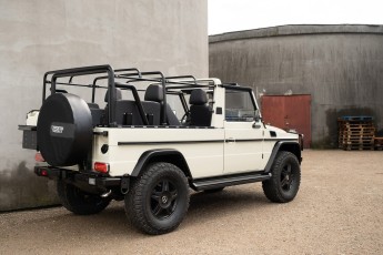 2B-006-Custom-Mercedes-GWagon-White-092857