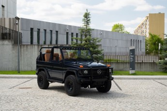 2B-009-Convertible-Mercedes-250GD-MidnightBlue-080879