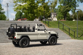2B-013-Custom-Mercedes-GWagon-White-092857