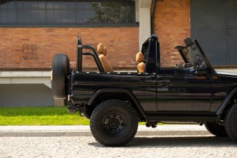 2B-016-Convertible-Mercedes-250GD-MidnightBlue-080879