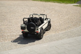 2B-023-Custom-Mercedes-GWagon-White-092857