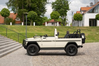 2B-035-Custom-Mercedes-GWagon-White-092857