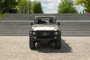 2B-038-Custom-Mercedes-GWagon-White-092857