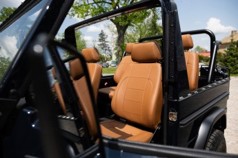 2B-052-Convertible-Mercedes-250GD-MidnightBlue-080879