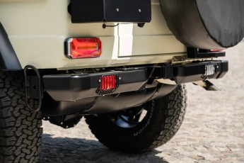 2B-055-Custom-Mercedes-GWagon-White-092857
