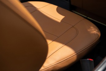 2B-057-Convertible-Mercedes-250GD-MidnightBlue-080879
