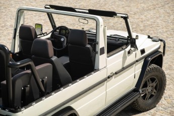 2B-064-Custom-Mercedes-GWagon-White-092857