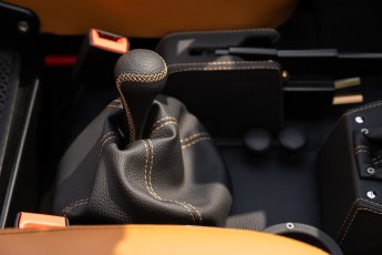 2B-071-Convertible-Mercedes-250GD-MidnightBlue-080879