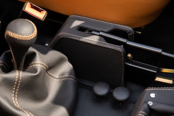 2B-072-Convertible-Mercedes-250GD-MidnightBlue-080879