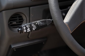2B-083-Convertible-Mercedes-250GD-MidnightBlue-080879