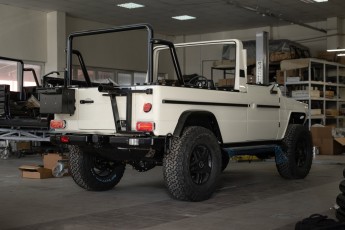 3-011-Custom-Mercedes-GWagon-White-092857