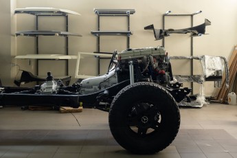 3-061-Custom-Mercedes-GWagon-White-092857