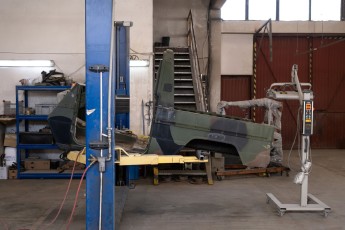 3-114-Convertible-Mercedes-250GD-MidnightBlue-080879