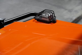 2A-011-Vintage-Mercedes-GWagon-MagmaBeamOrange-070837