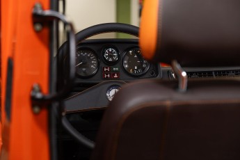 2A-028-Vintage-Mercedes-GWagon-MagmaBeamOrange-070837