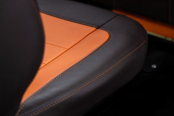 2A-045-Vintage-Mercedes-GWagon-MagmaBeamOrange-070837