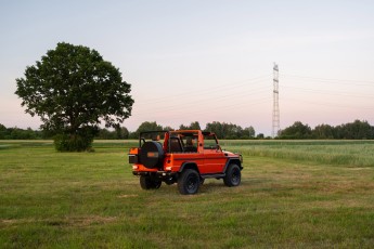 2B-002-Vintage-Mercedes-GWagon-MagmaBeamOrange-070837