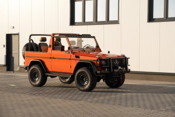 2B-024-Vintage-Mercedes-GWagon-MagmaBeamOrange-070837