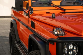 2B-028-Vintage-Mercedes-GWagon-MagmaBeamOrange-070837