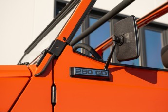2B-031-Vintage-Mercedes-GWagon-MagmaBeamOrange-070837