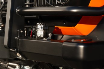 2B-036-Vintage-Mercedes-GWagon-MagmaBeamOrange-070837