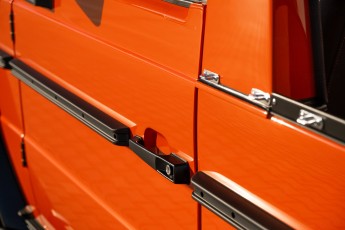 2B-037-Vintage-Mercedes-GWagon-MagmaBeamOrange-070837