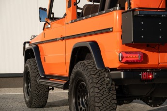 2B-044-Vintage-Mercedes-GWagon-MagmaBeamOrange-070837
