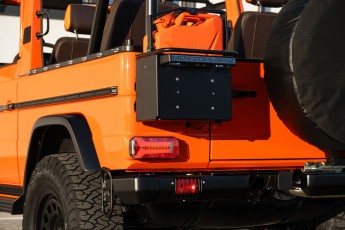 2B-045-Vintage-Mercedes-GWagon-MagmaBeamOrange-070837
