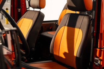2B-057-Vintage-Mercedes-GWagon-MagmaBeamOrange-070837
