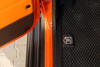 2B-066-Vintage-Mercedes-GWagon-MagmaBeamOrange-070837