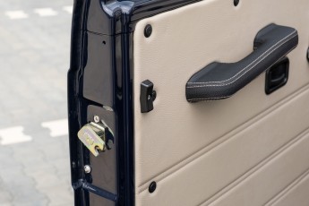 2B-092-Custom-Mercedes-GWagon-MidnightBlue-068999