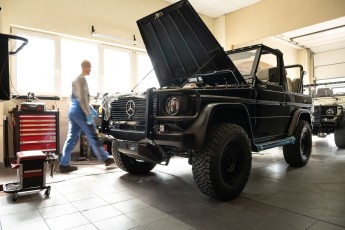 3-001-Custom-Mercedes-GWagon-MidnightBlue-068999