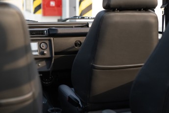 2B-061-Convertible-Mercedes-250GD-MonzaGray-092677