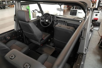 3-005-Convertible-Mercedes-250GD-MonzaGray-092677