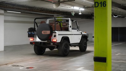 1-005-Custom-Mercedes-GWagon-PolarWhite-070800