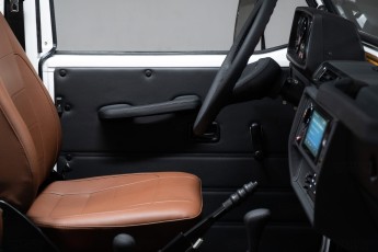 2A-010-Custom-Mercedes-GWagon-PolarWhite-070800