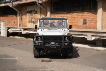 2B-004-Custom-Mercedes-GWagon-PolarWhite-070800
