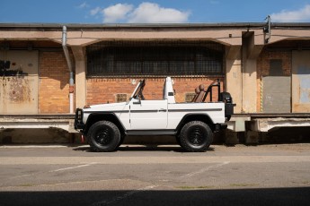 2B-008-Custom-Mercedes-GWagon-PolarWhite-070800