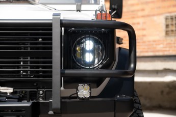 2B-040-Custom-Mercedes-GWagon-PolarWhite-070800