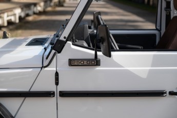 2B-045-Custom-Mercedes-GWagon-PolarWhite-070800
