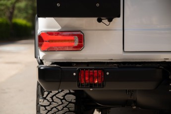 2B-046-Custom-Mercedes-GWagon-PolarWhite-070800